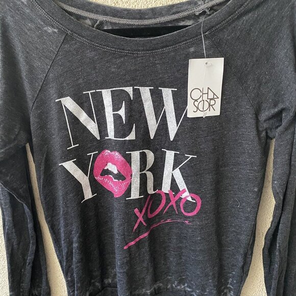 Chaser Revolve Top Black “NEW YORK XOXO" Lips Long Sleeve Sweater NEW Small - Picture 3 of 11